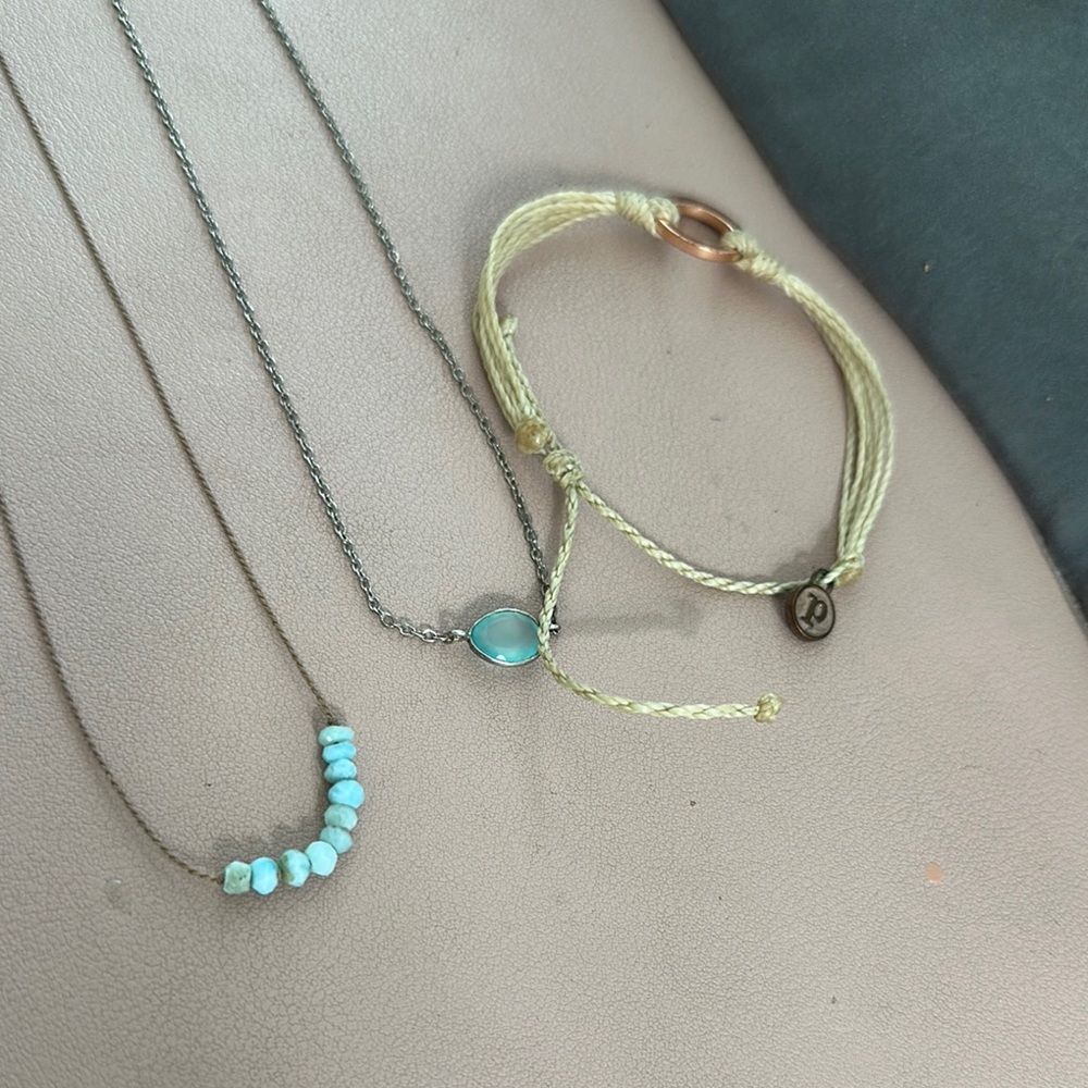 Pura Vida two Elegant Silver and Blue Necklace plus bracelet